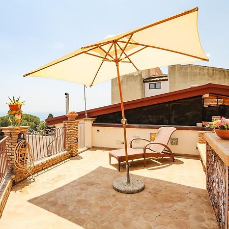 The Charme Of Sicily Apartment ตาออร์มินา ภายนอก รูปภาพ